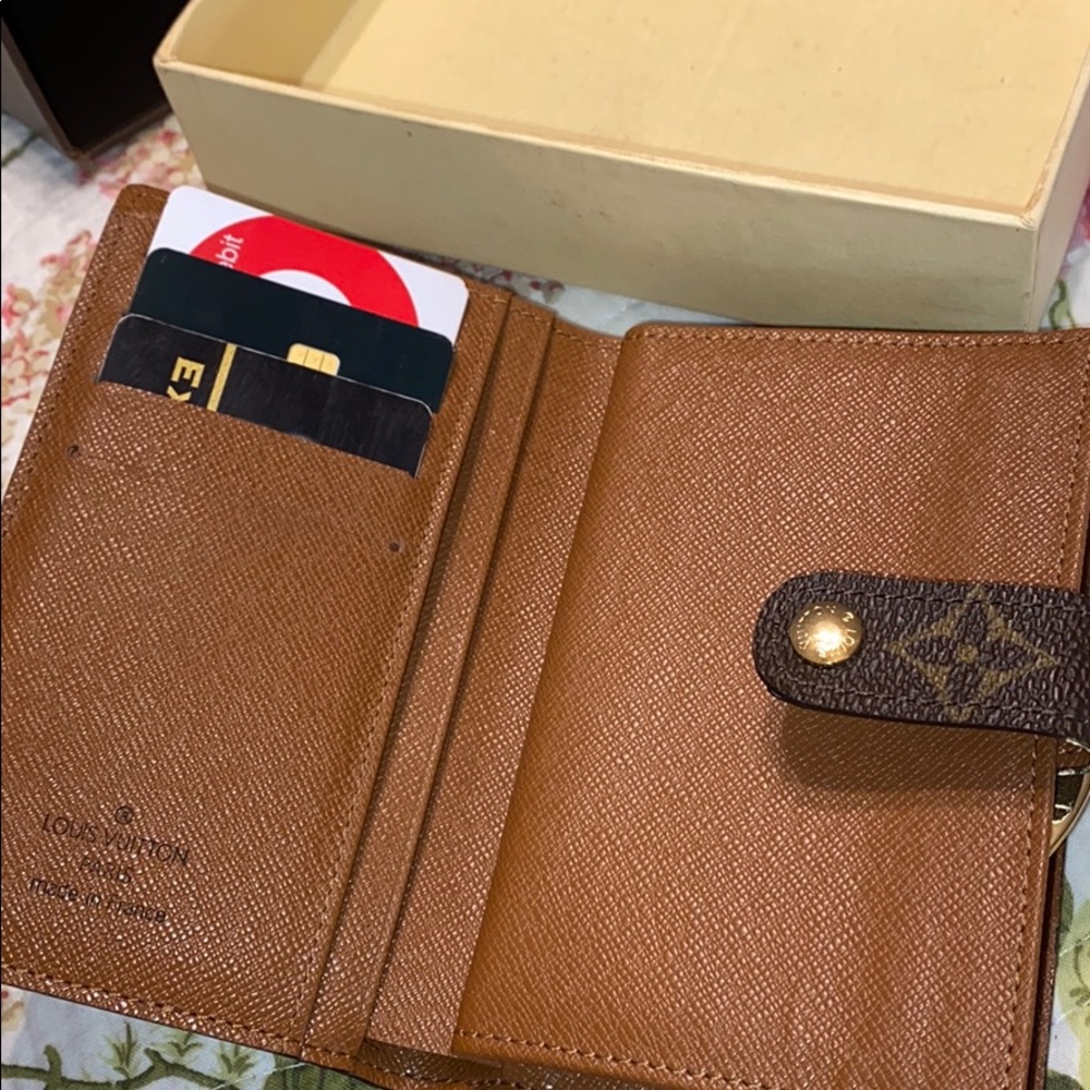 Louis Vuitton Kisslock wallet